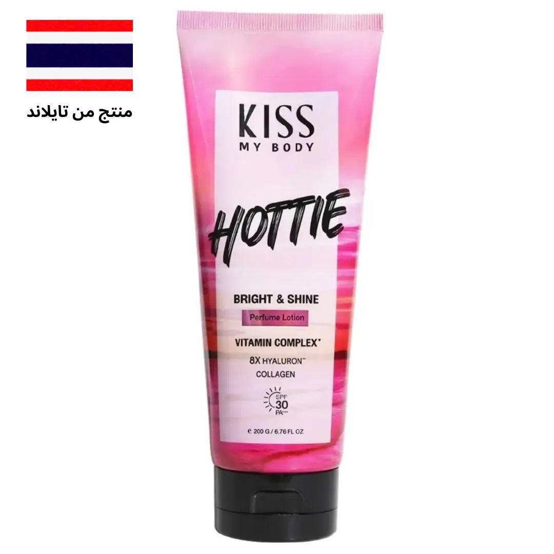 "لوشن كيس ماي بودي برايت شاين برفيوم بمعامل حماية SPF30 PA+++ هوتي، بوزن 200 جم، يحتوي على خصائص تفتيح وترطيب، غني بمعامل حماية SPF30 للحماية من الأشعة فوق البنفسجية، يمنح البشرة إشراقة وترطيبًا مع رائحة جريئة ومميزة."
نايس ون
امازون
"Kiss My Body Bright Shine Perfume Lotion SPF30 PA+++ Hottie, a 200g lotion with brightening and moisturizing properties, enriched with SPF30 for UV protection, leaving skin radiant, hydrated, and delicately scented with a bold fragrance."