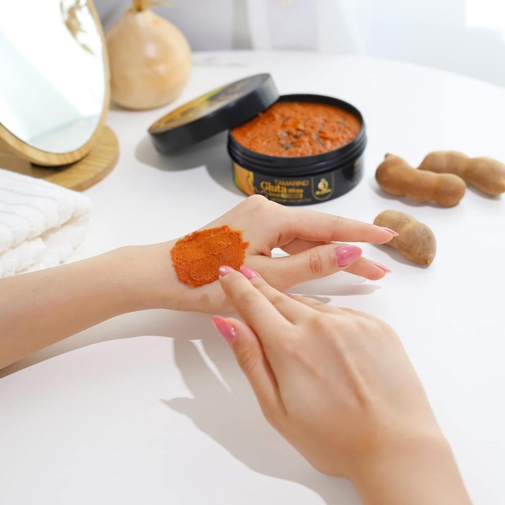 The Queen Tamarind Gluta Scrub دلكة و مقشر ذا كوين بالتمر الهندي والجلوتاثيون Goodthings.bkk