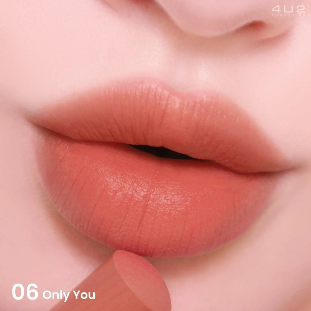 4U2 أحمر شفاه مطفي بالمرطبات - Goodthings.bkk