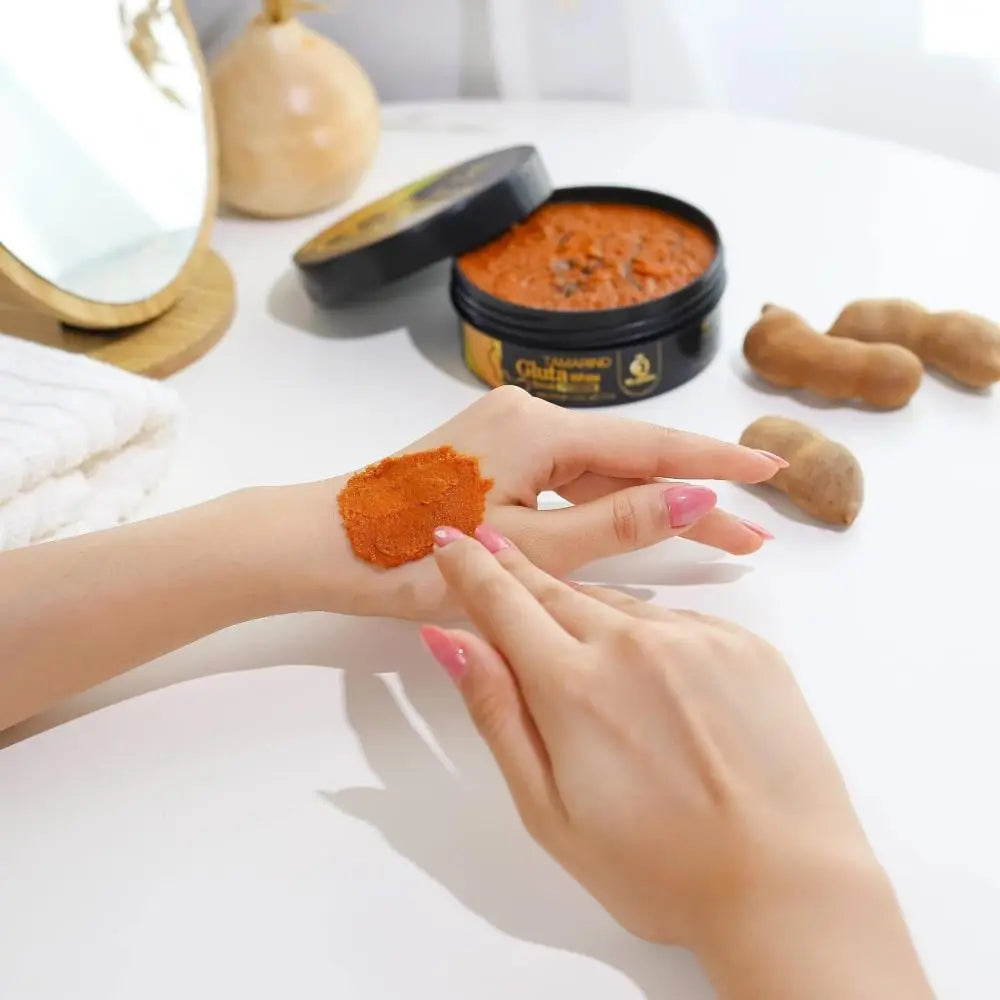 The Queen Tamarind Gluta Scrub دلكة و مقشر ذا كوين بالتمر الهندي والجلوتاثيون Goodthings.bkk