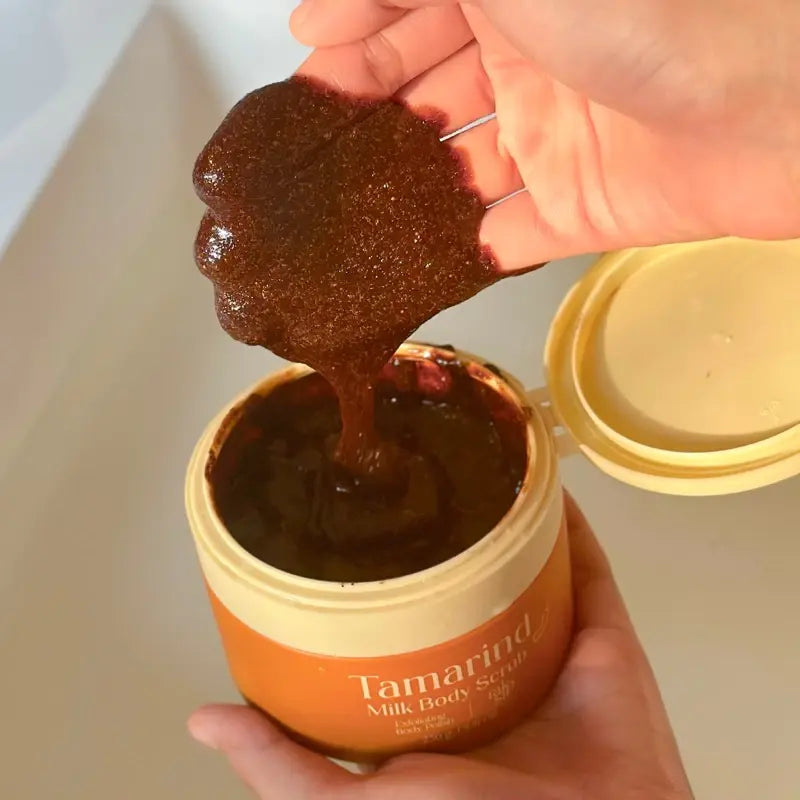 Raksi tamarind milk body scrub - ماسك ومقشر راكسي Goodthings.bkk